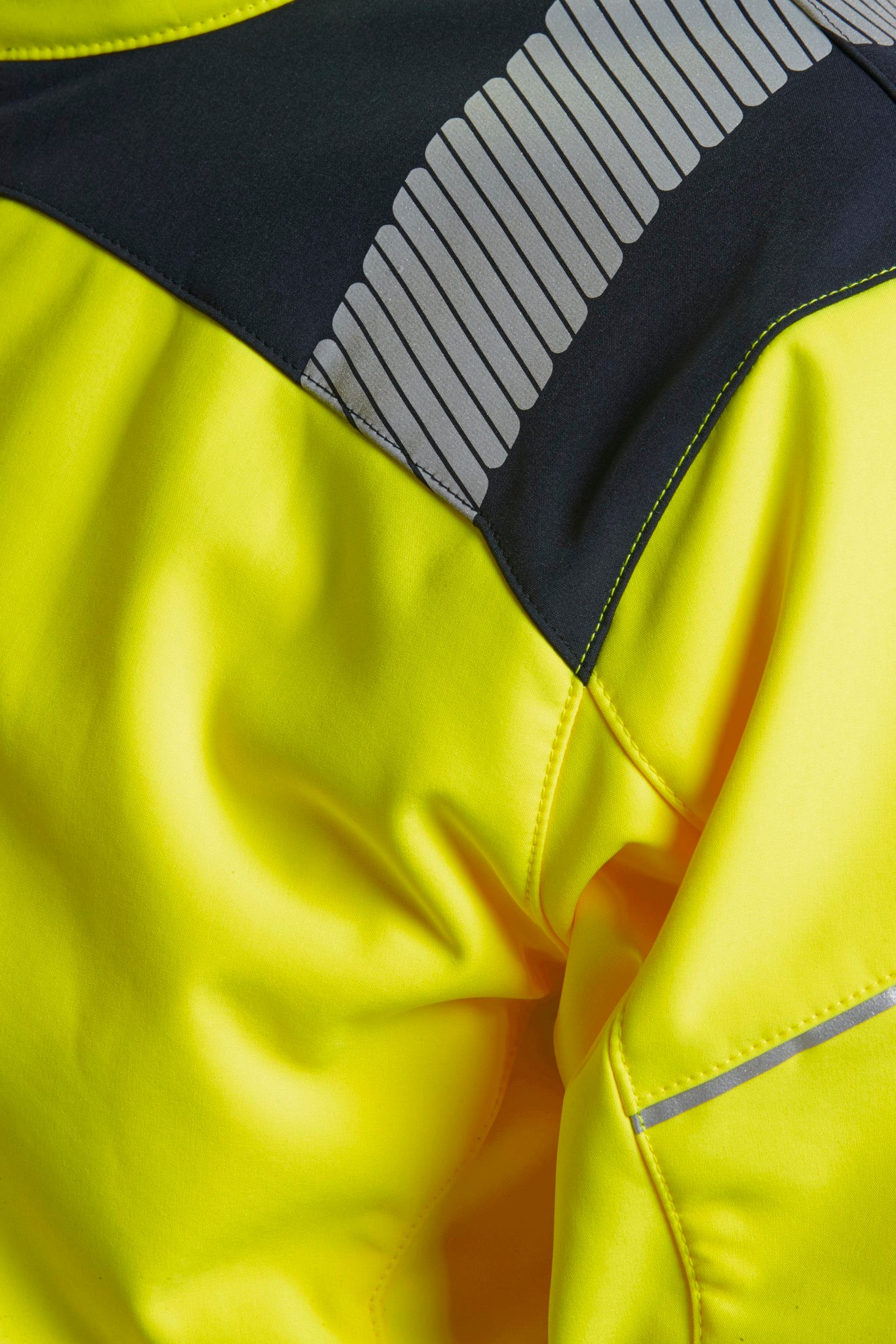 Portwest PW3 Hi-vis softshell jacket (T402)